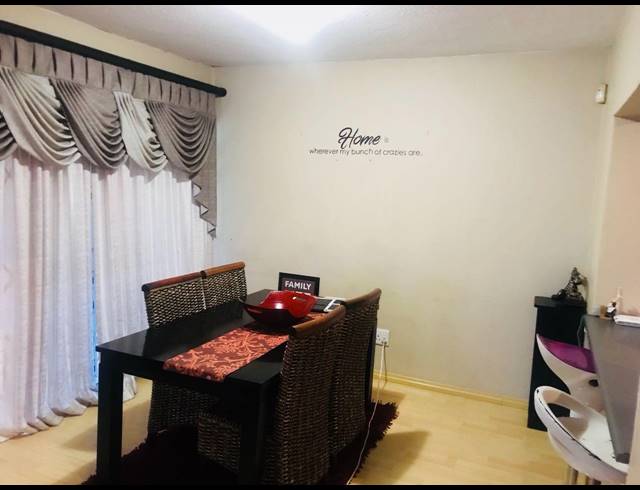 3 BEDROOM TOWNHOUSE TO LET IN OLIVEDALE